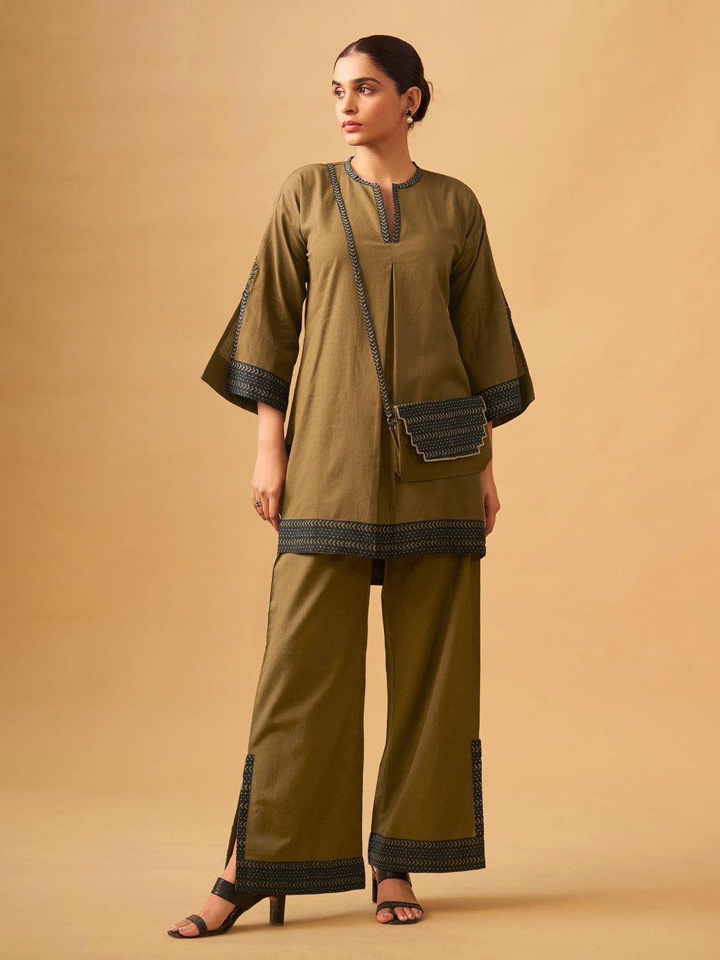 Elegant Cotton Kurta Set with a Matching Sling Bag