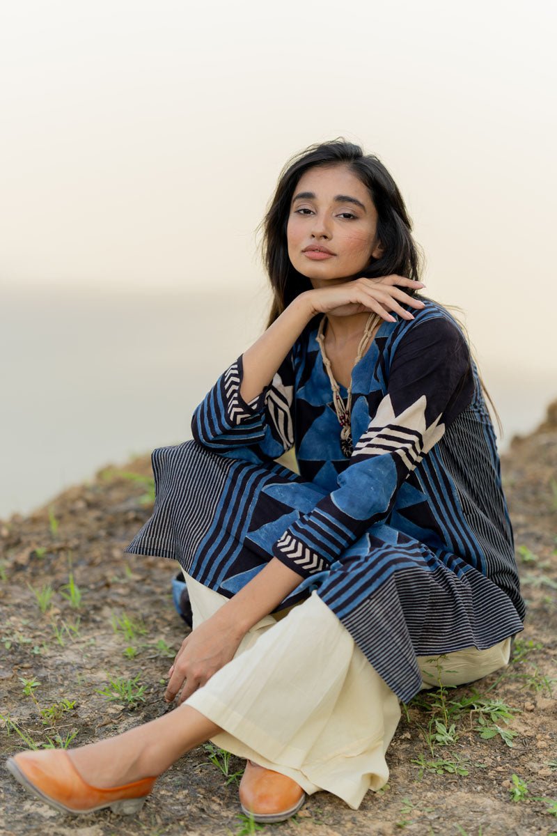 Classic Kurta - Indigo Pyramid Panel - Image 4