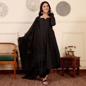 Alternative view of Amogha Cotton Set