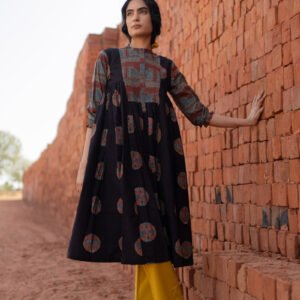 Amra Side Pleat Kurta - Black