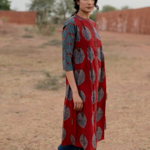Alternative view of Pintuck Kurta - Red