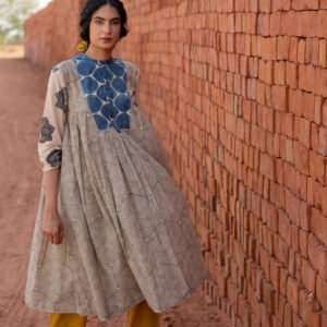 Alternative view of Amra Side Pleat Kurta - Indigo