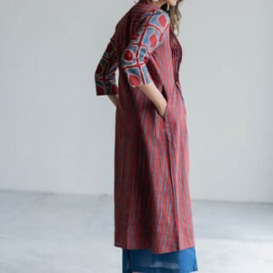Alternative view of Pintuck Kurta - Yoru