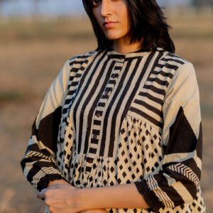 Alternative view of Side Pleat Kurta - Tarang