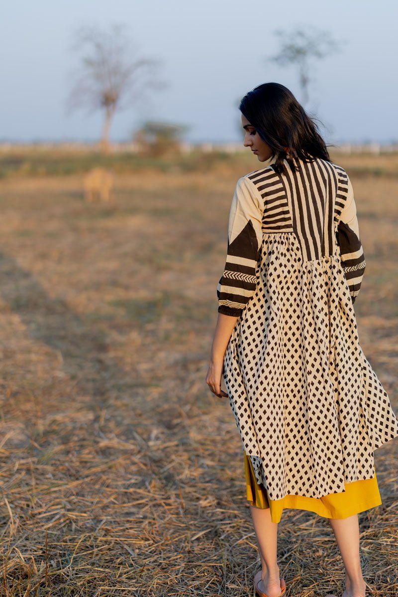 Side Pleat Kurta - Tarang - Image 7