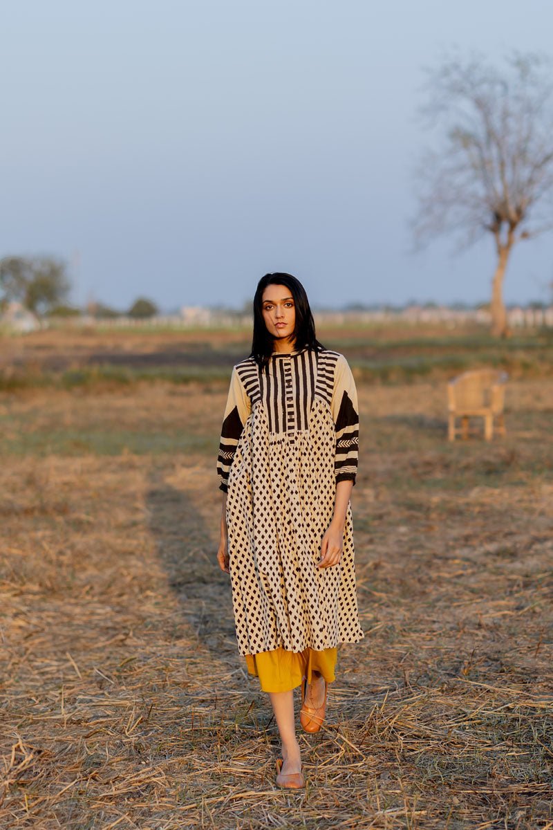 Side Pleat Kurta - Tarang - Image 9