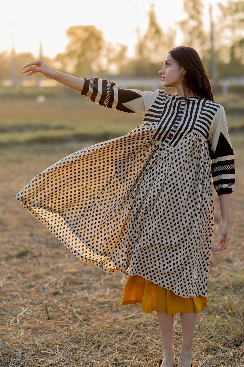 Side Pleat Kurta - Tarang - Image 4