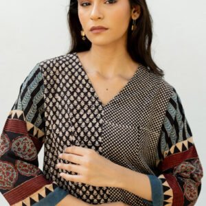 Alternative view of V Neck Tunic - Oni Black