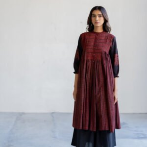 Alternative view of Amra Side Pleat Kurta - Yana