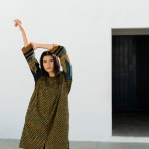 Alternative view of Short Pintuck Kurta - Ark Forest Green